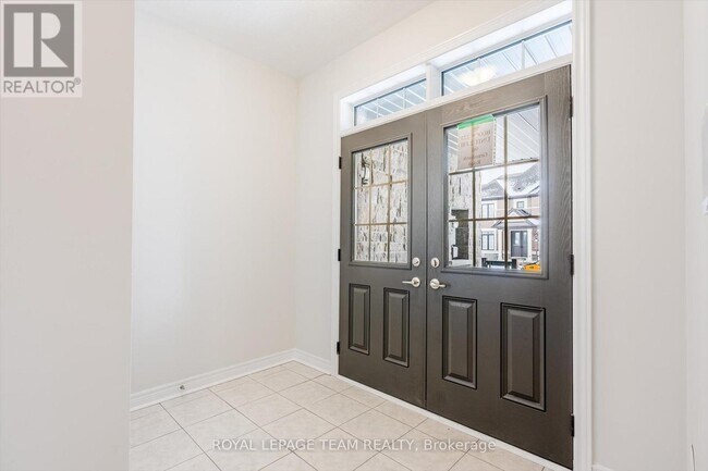 Photo du bâtiment - 96 Grassbank Rd