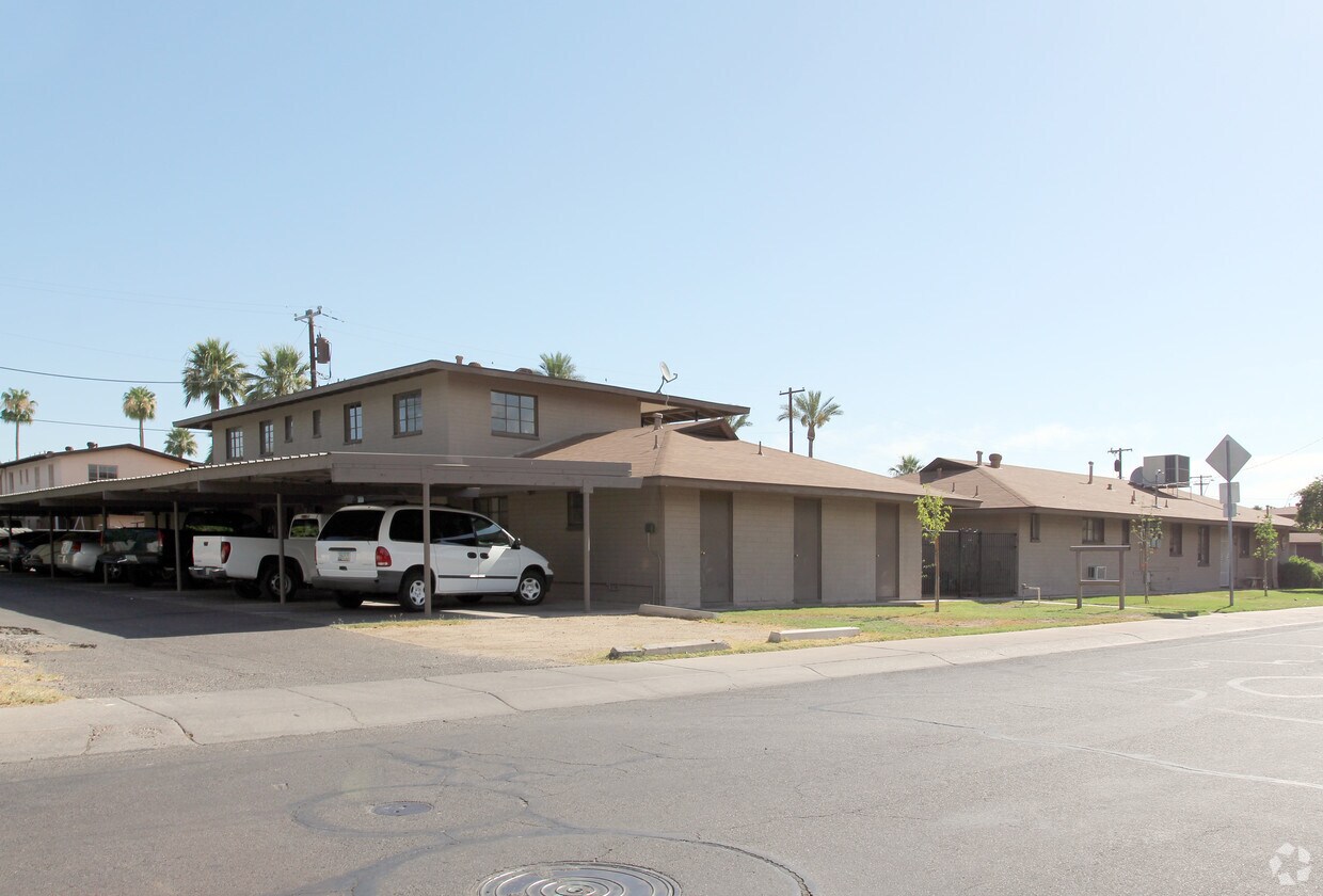Melrose Flats Rentals in Phoenix at 806 W Turney Ave Phoenix, AZ