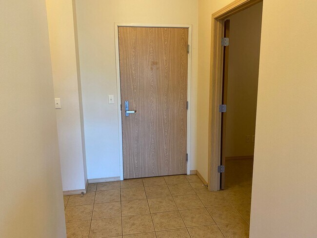 Building Photo - 516 Darby Dr