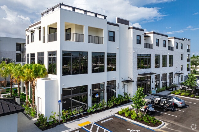 Building Photo - Aspire Naples Apartments