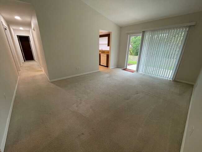 Building Photo - 3 Bedroom/2 Bathroom SFH in River Run Sout...