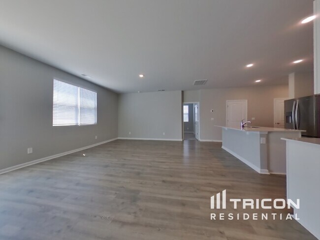 Building Photo - 5009 Benelli Dr