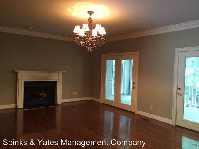 Building Photo - 806 Camellia Dr