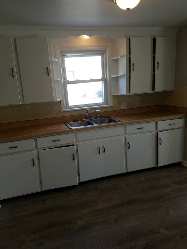 Building Photo - 308 Northland Ave
