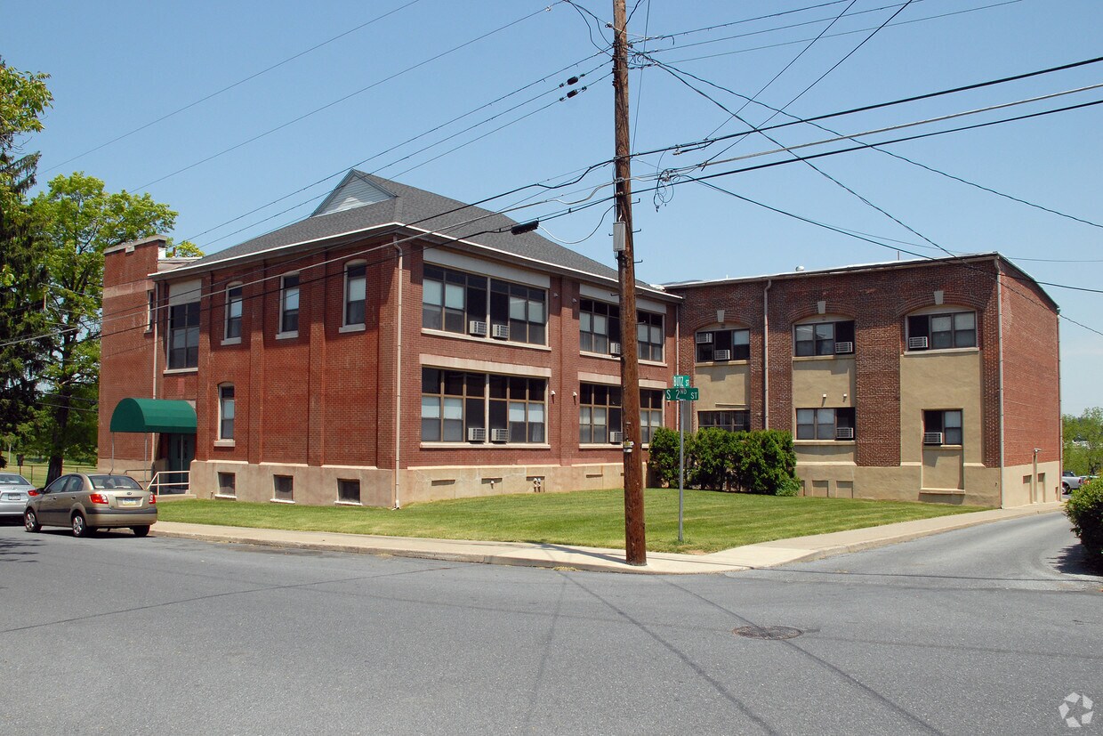 Zephyr Apartments Whitehall, PA