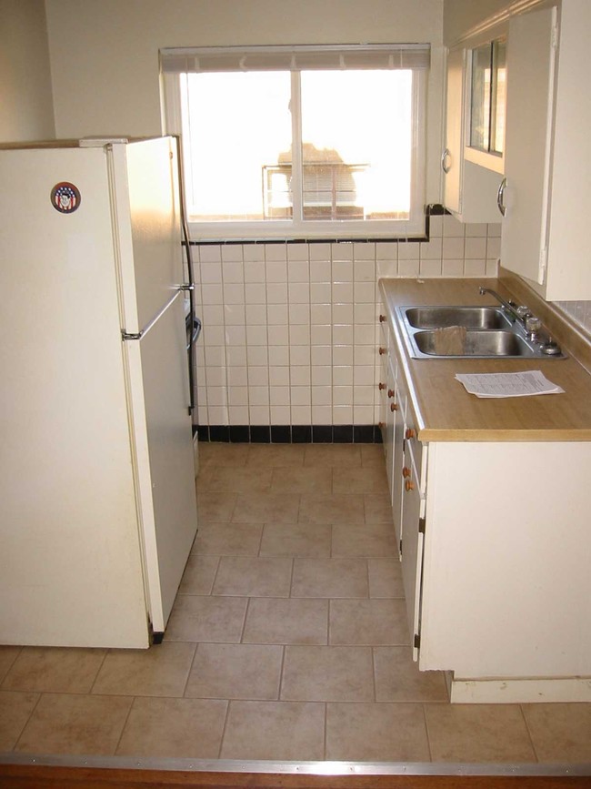 Building Photo - 7080 Eastlawn Dr