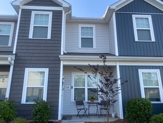 Building Photo - 238 Yorktown Ln