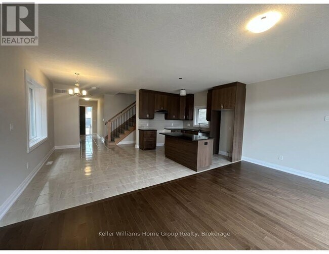 Building Photo - 10 Shaded Crk Dr