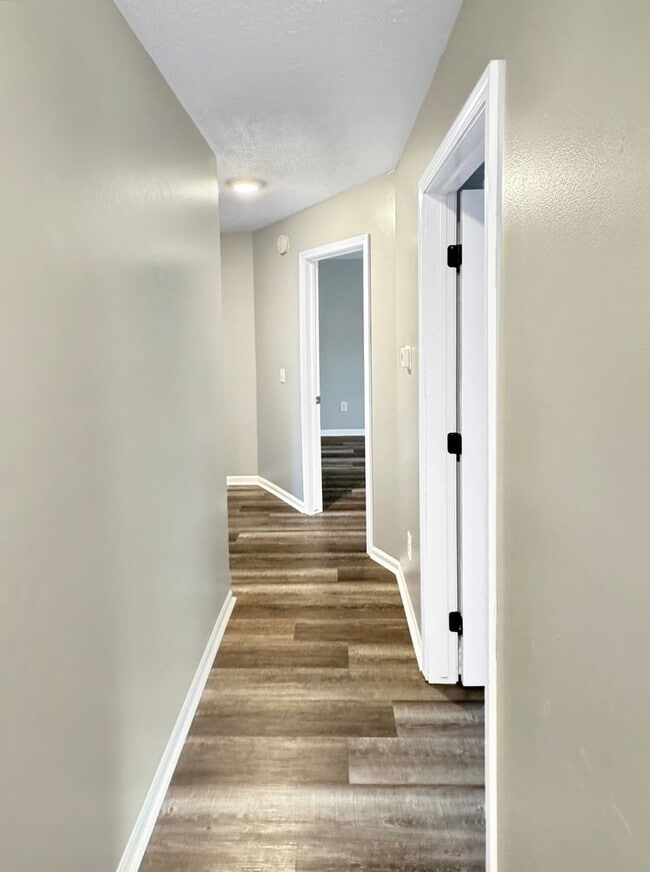 Building Photo - Check out this amazing 4 bedroom 1.5 bathr...