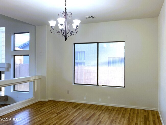 Foto del edificio - 27822 N 47th St