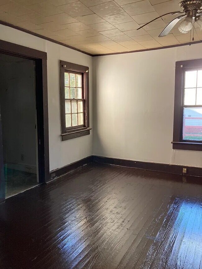 Foto del edificio - 207 Sims Dr