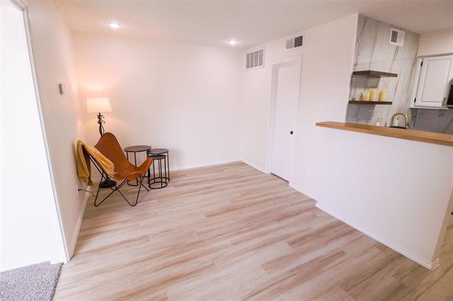 Building Photo - 2309 Balsam Dr