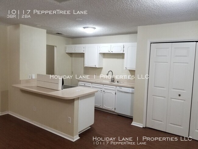 Building Photo - 10117 PepperTree Ln
