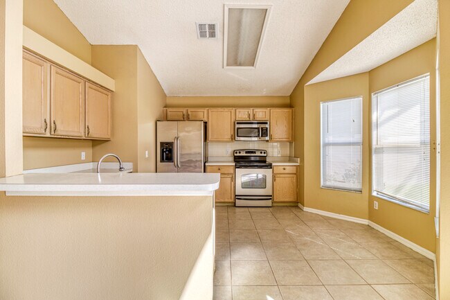 Building Photo - 13837 Huntwick Dr