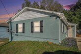 Foto principal - Fully Renovated 2BR/1BA Duplex in Downtown...