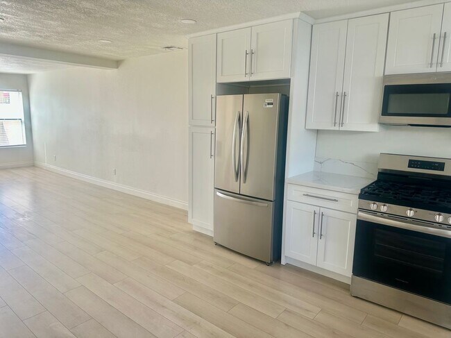 Foto del edificio - 2731 Erringer Rd