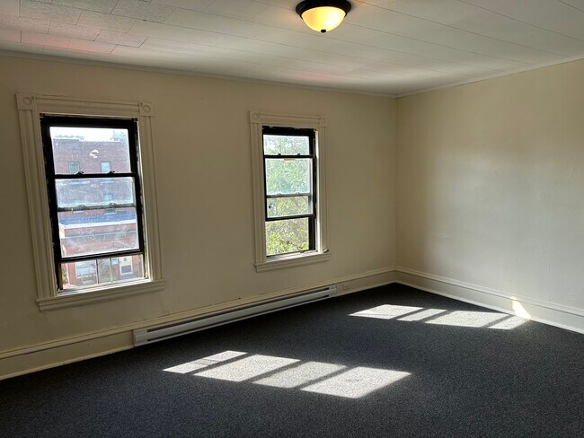 Sala de estar - 2 N Winooski Ave