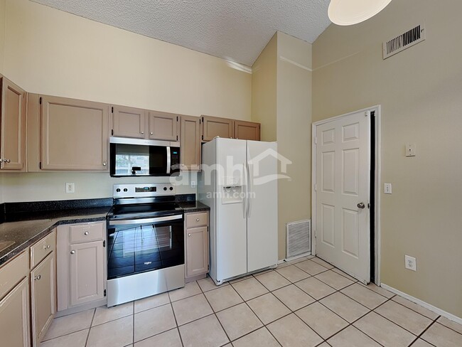 Building Photo - 893 Ferry Landing Ln