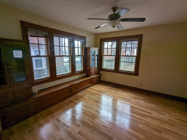 Building Photo - 2511 Ridge Ave