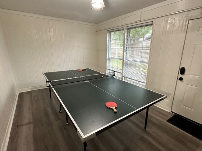 Foto del edificio - 4821 S Country Club Rd