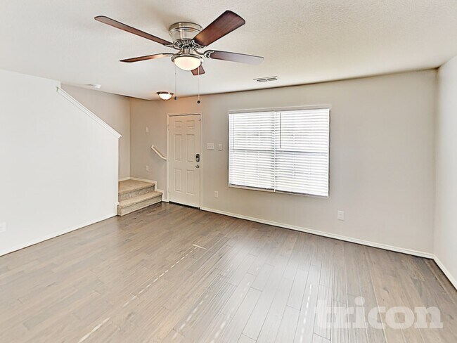 Foto del edificio - 3120 Middleview Rd