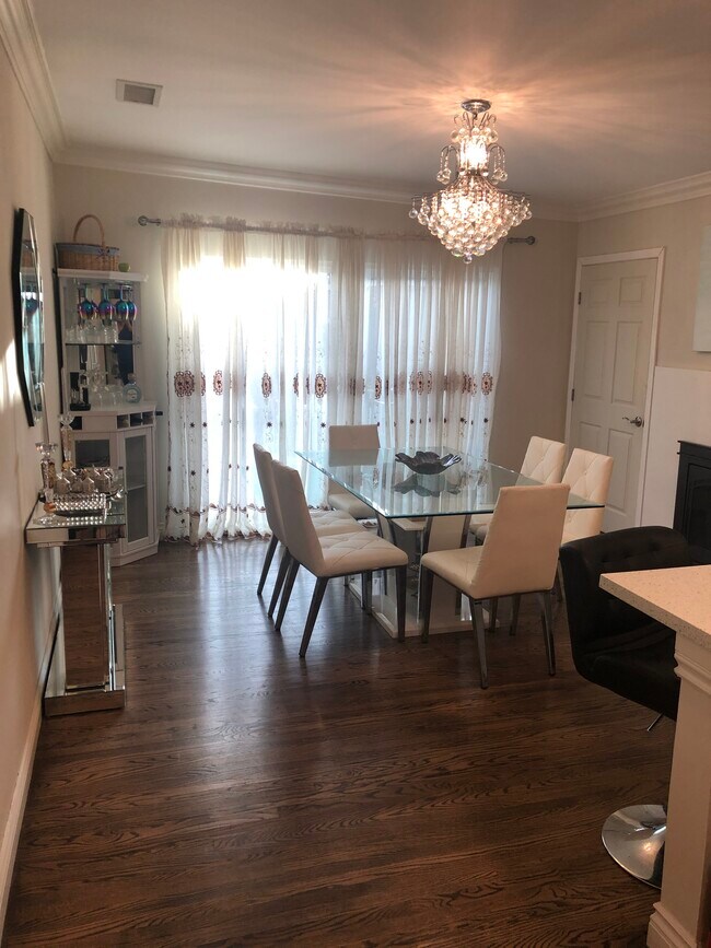 Foto del edificio - 4247 Tivoli Ave