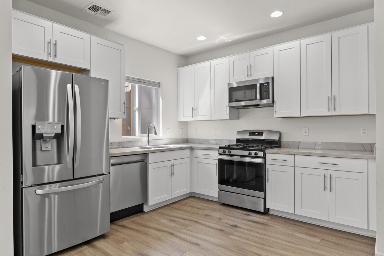 Foto principal - 38 E Butler Ave