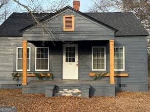 Building Photo - 221 N Forest Ave