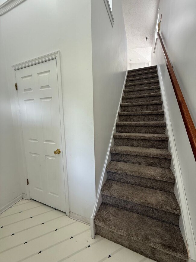 Foto del edificio - 3 Bed / 2 Bath Warrington Townhome