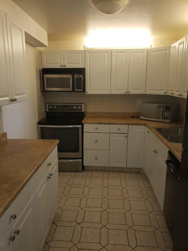Foto principal - 4364 NW 9th Ave
