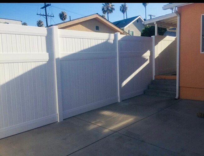 Foto del edificio - 14248 Hamlin St