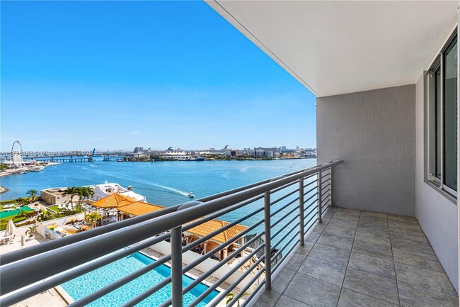 Building Photo - 335 S Biscayne Blvd