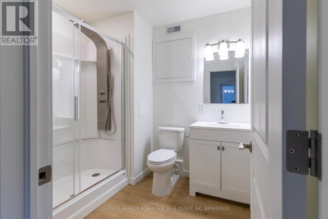 Building Photo - 429 Sugarloaf St