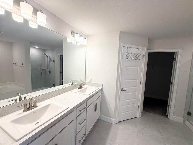 Building Photo - 2576 Wilburn Terrace