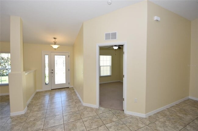 Building Photo - 56 Pin Oak Dr