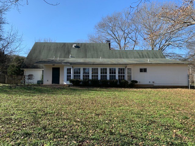 Building Photo - 255 Metaire Ln