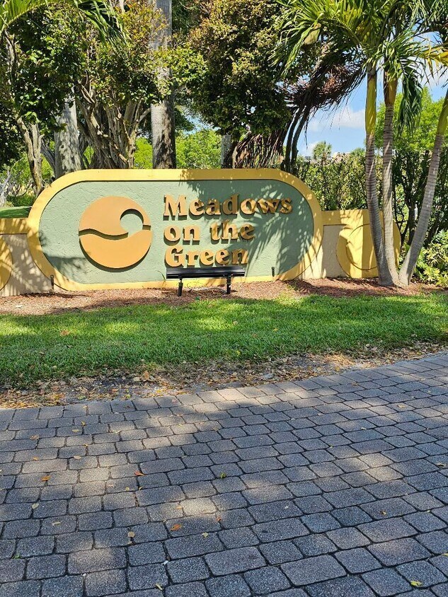 606 Meadows Cir Unit 606, Boynton Beach, FL 33436 Condo for Rent in