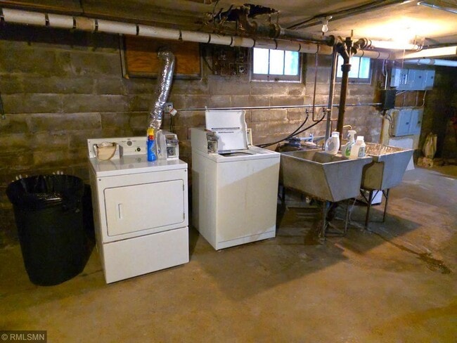 Building Photo - 656 Cleveland Ave S