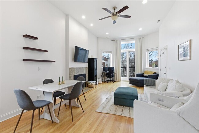 Foto del edificio - 2038 W Iowa St