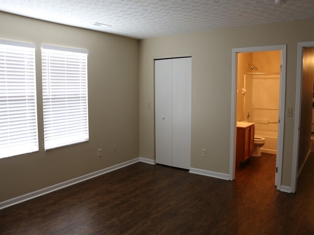 Building Photo - 7463 Highland Ave