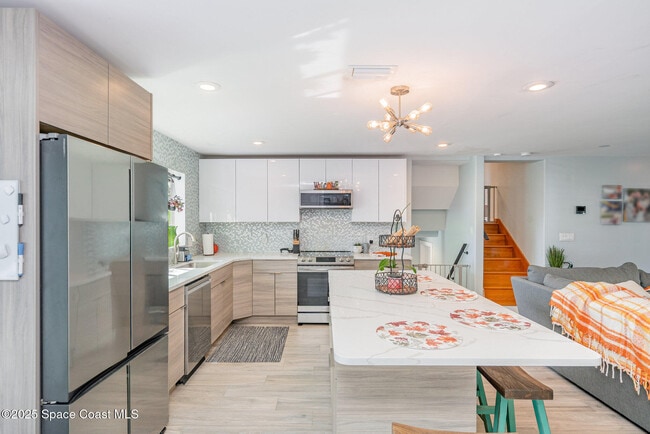 Building Photo - 409 E Melbourne Ave