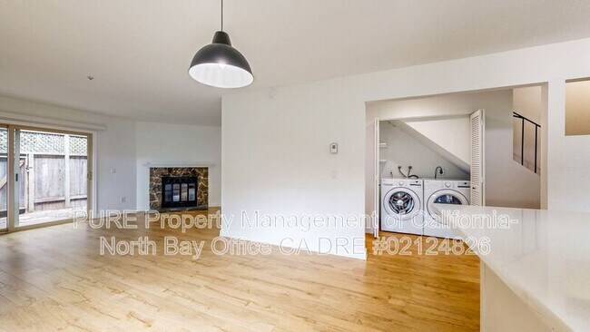 Foto del edificio - 1313 Parkway Dr