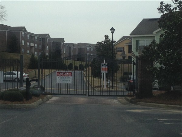 Building Photo - 447 W Longleaf Dr