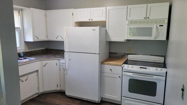 Cocina - 5050 Dudley St