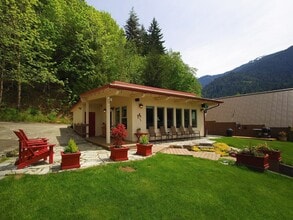Building Photo - 210 Longfellow Rd