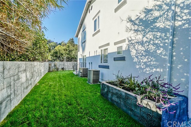Building Photo - 4510 Esmeralda St