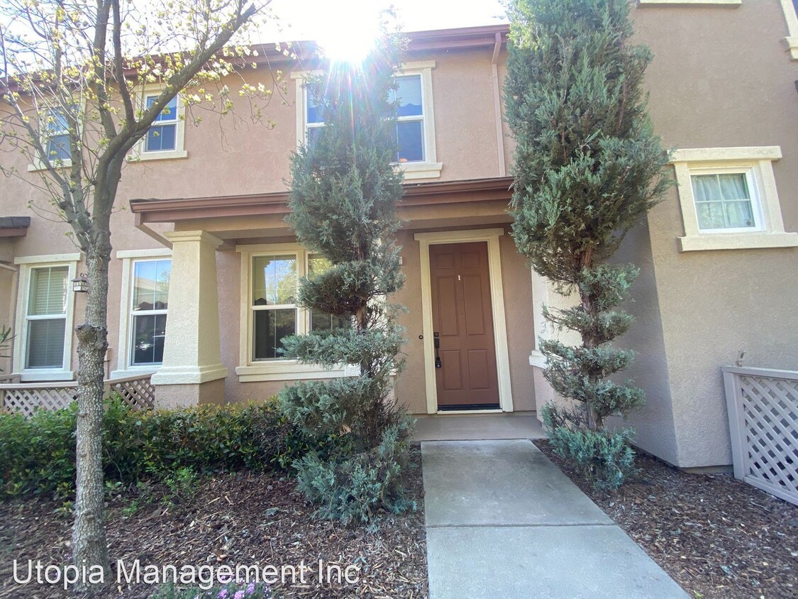 Foto principal - 2 br, 2.5 bath House - 313 Blossom Rock Ln...