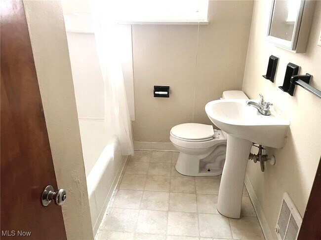 Foto del edificio - 2809 Sunset Blvd