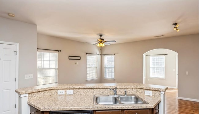 Building Photo - 2327 Crosscut Dr