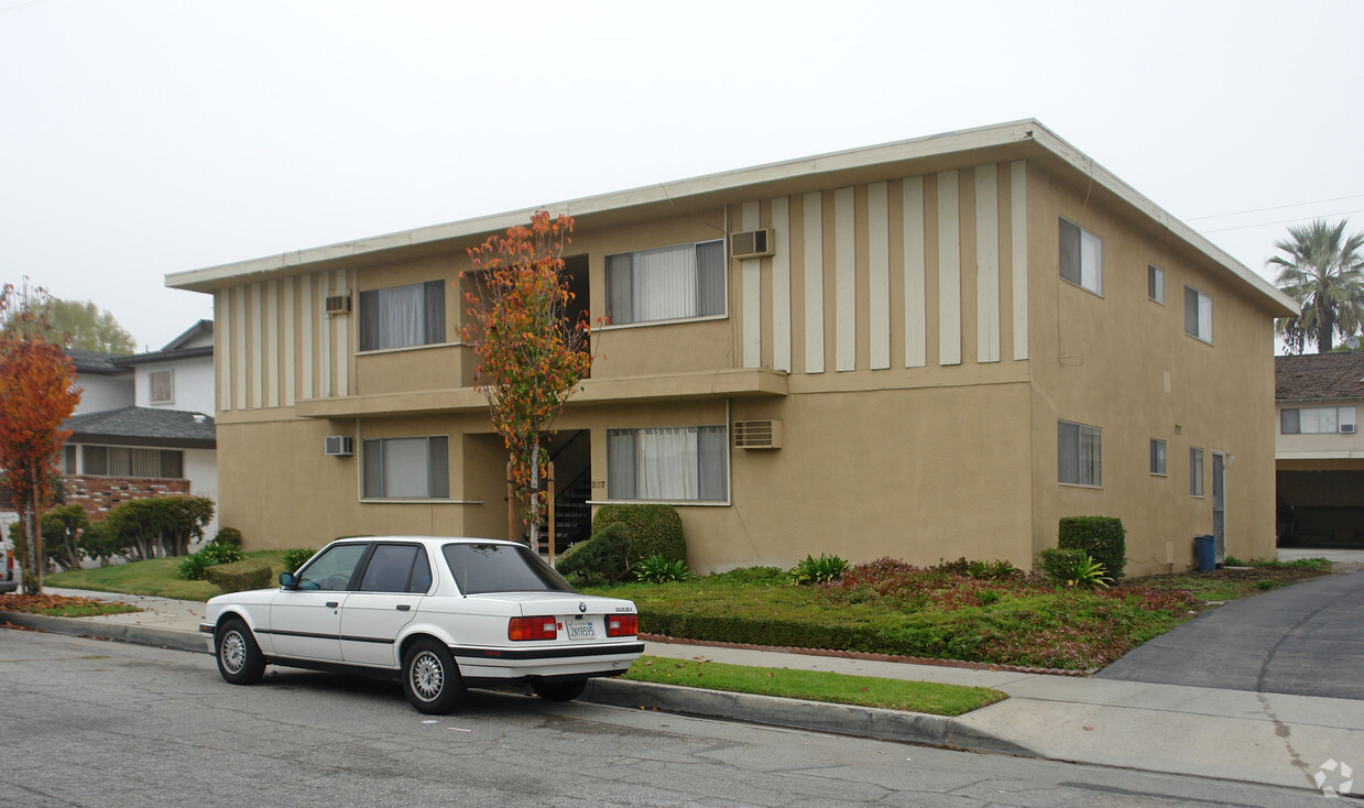 Primary Photo - 237 E Navilla Pl